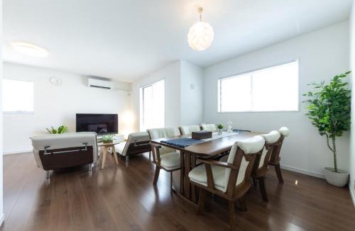 Miura House | The Beachfront House ビーチフロントの一軒家 4名迄
