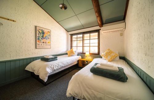 Echo Land Hotel | The Bears Lodge