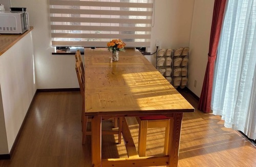 Midori House | The BIG Orange House with yard ! Direct bus from Haneda.
