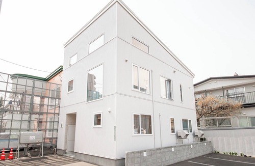 Toyohira House | THE LUNA LOUNGE - THE LUNA LOUNGE /Sapporo Hokkaidō