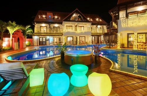 Nakama Hotel | The Pool Resort OKINAWA