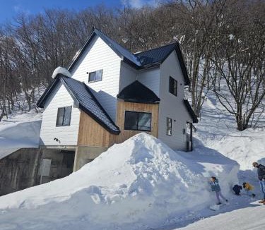 Hokujo Ski Chalet | The Summit Chalet