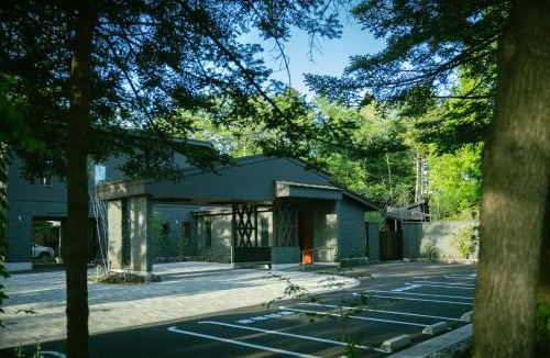 Karuizawa Villa | The Villa Nobilis Karuizawaーノビリス軽井沢ー表情の違う2棟のヴィラ