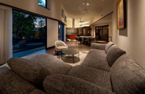 Karuizawa Villa | The Villa Nobilis Karuizawaーノビリス軽井沢ー表情の違う2棟のヴィラ