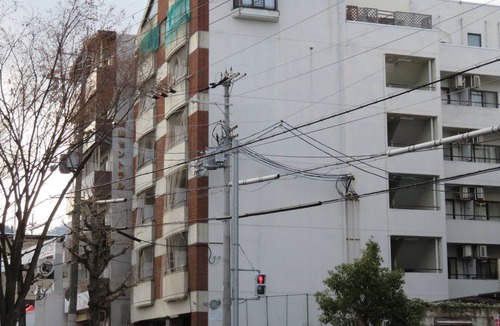 Kita Ward Apartment | This apartment hotel faces Kitayama Dori in Kyoto.Take the city bus [North 1] from Kitaoji Station on the subway Karasuma Line and get off at [Jotokuji-mae] bus stop.