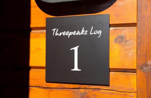 Hakuba Cabin | Three Peaks Log スリーピークス ログ