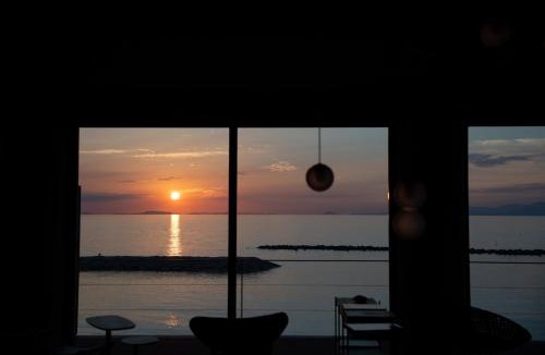 Sumoto House | TORIKKA Stay -ビーチに建つ貸別荘-