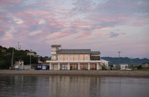 Sumoto House | TORIKKA Stay -ビーチに建つ貸別荘-