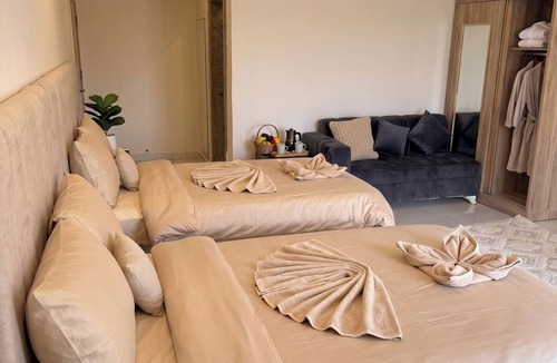 Al Haram Bed & Breakfast | Triple Room with Balcony & Free Breakfast