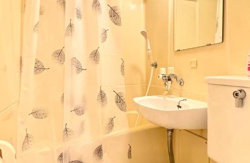Ikuno Apartment | Twin Room - 5 Min to Teradacho Station - Sleeps 2