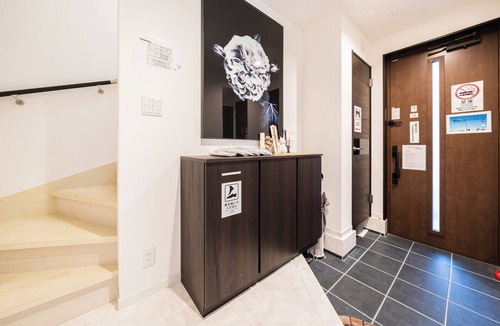 Sumida Villa | Upscale Sumida Retreat: Skytree Views, Workspaces & Premium Decor, 6 people