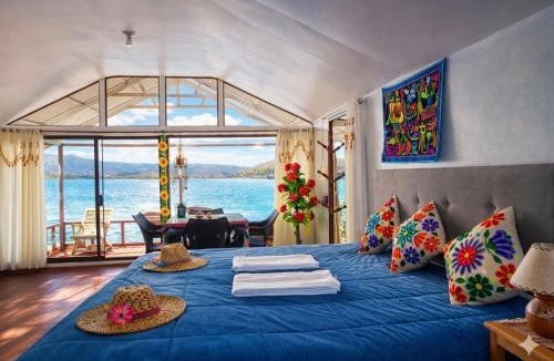 Puno Cabin | uros royal logde