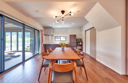 Maibara House | Villa Forest Villa Forest Villa A twostory pr/Maibara Shiga