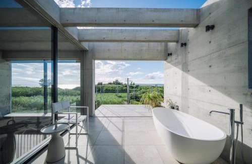 Miyakojima Villa | villa irifi 夕陽を望むヴィラ
