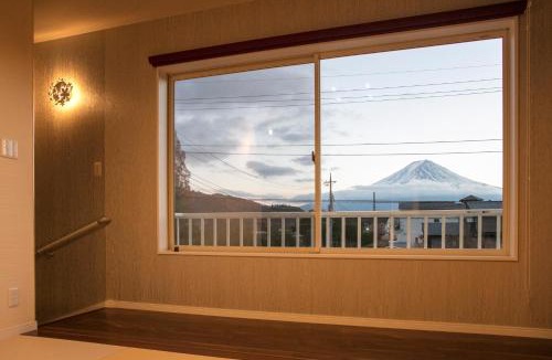 Fujikawaguchiko Villa | Villa Yushin