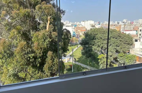 San Miguel Apartment | Vista al parque Ubicación estratégica en Lima
