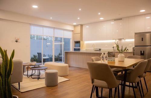 Armendariz Apartment | w Chic 2BR w Indoor Terrace in Miraflores