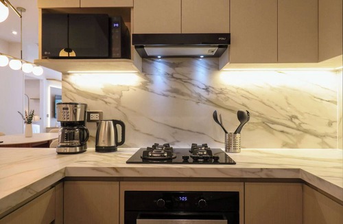 Chacarilla-Santa Cruz Apartment | w* | Designer 2BR Stay w/Balcony in Miraflores