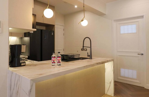 Chacarilla-Santa Cruz Apartment | w* | Designer 2BR Stay w/Balcony in Miraflores