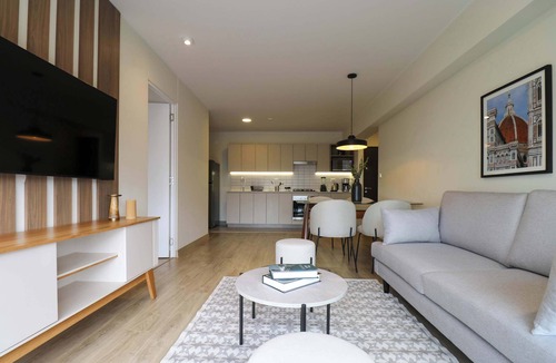 Santa Cruz Apartment | w *|Grand 2BR w/Great balcony in Miraflores
