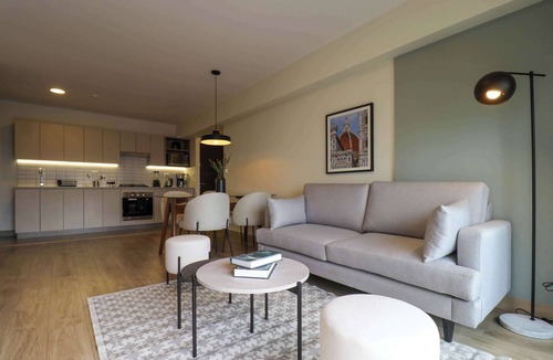 Santa Cruz Apartment | w *|Grand 2BR w/Great balcony in Miraflores
