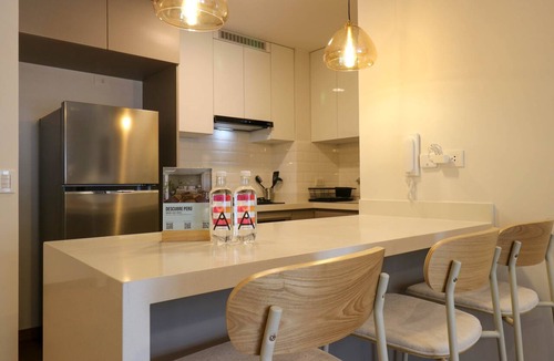 Leuro Apartment | w Group-friendly 3BR w Balcony in Miraflores