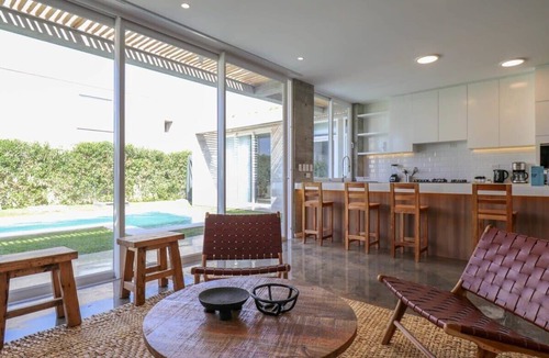 Pisco House | w* | J Home 4BR with Private Pool in Paracas