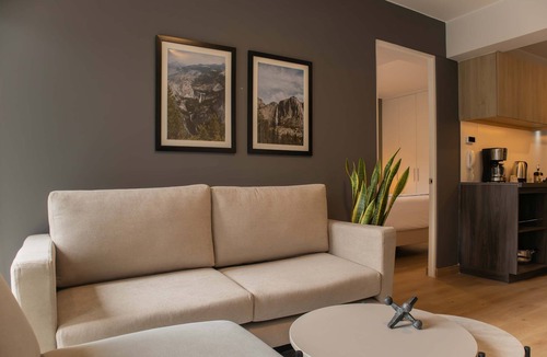 Miraflores Apartment | w Prime 2BR w/Balcony in Miraflores