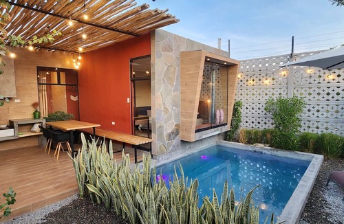 Salas House | w Relaxing 3BR Country House w Pool BBQ Area
