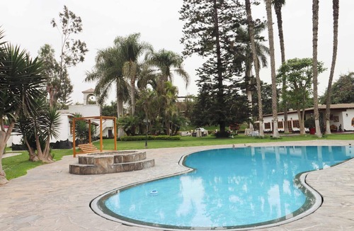 Pachacamac House | w*| Spacious 12BR Stay w/Pool, BBQ in Pachacamac