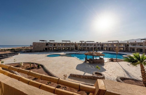 Dahab Apartment | Wake up to the sound of the waves located right in front of the Red Sea.