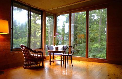 Minakami House | Warm Spacious Forest Chalet & Private Onsen