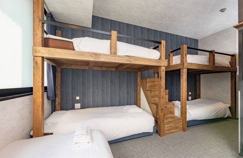 Motomatchi Hotel | WellStay Namba 5person room - Wellstay Namba 9F 5 people room/Osaka Ōsaka