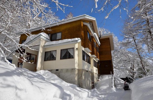 Shinano Ski Chalet | Wolke Lodge