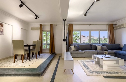 Taqseem Laselky Apartment | Xuru Stays I The 2bdr Velvet Vibe @ Maadi