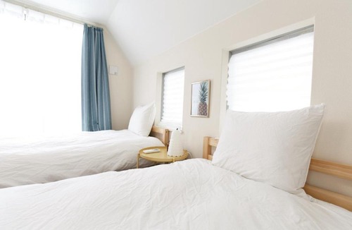 Toshima Villa | YT2198 Spacious Three Level 4BR Entire Home Kanamecho 8 Min Near Ikebukuro Free Parking Rooftop Terrace Sleeps 8