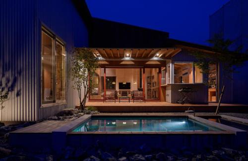 Nakagawa Villa | ZINEN River side villa BBQ サウナ 水風呂 プール 焚き火 薪暖炉