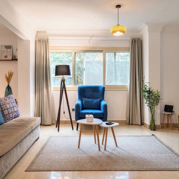 Modern Lodge | Steps from the Nile Promenade – Cafés, Dining & Scenic Walks