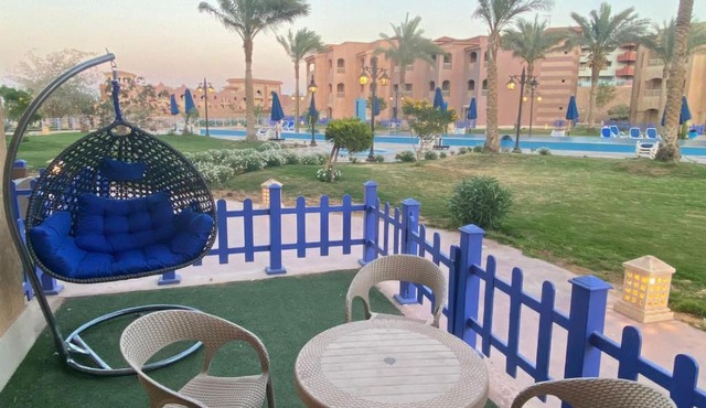 شاليه مميز ارضي بحديقة علي حمام السباحة مباشرة بورتو ساوث العين السخنة للعائلات فقط