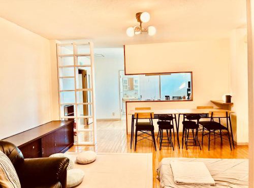 "たっきゅうミニホテル" "Takkyu mini hotel" 四国愛媛の宿-二階貸切-連泊割-バス停0分-ベッド8