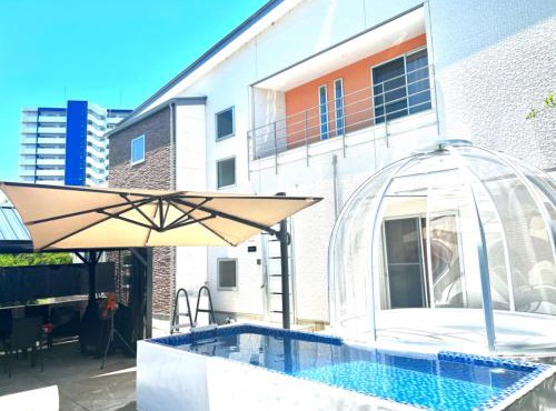 バブルハウス付き!白良浜徒歩10分!プール付き!BBQ雨でも可能!貸切!浅築5LDk in Shirahama