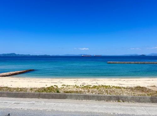 瀬戸内海を望む一棟貸し HOJO Brewing & Stays in Hōjō