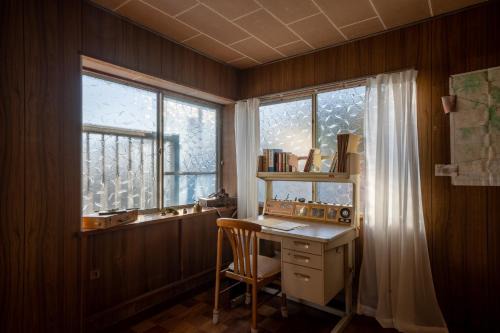 神倉書斎 [Kamikura-Hideaway] in Shingū