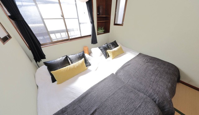 1 house completely rented out/3 min. by JR Tennoji train/10 min. by Namba train/Direct connection to Kansai International Airport! Direct train to Osaka Castle