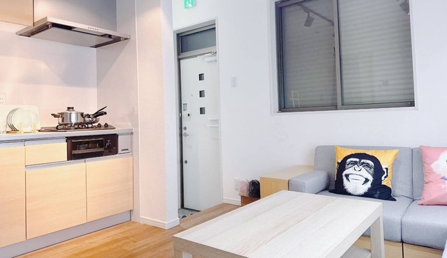 1 minute walk from the metro train, very close to everything your needed
