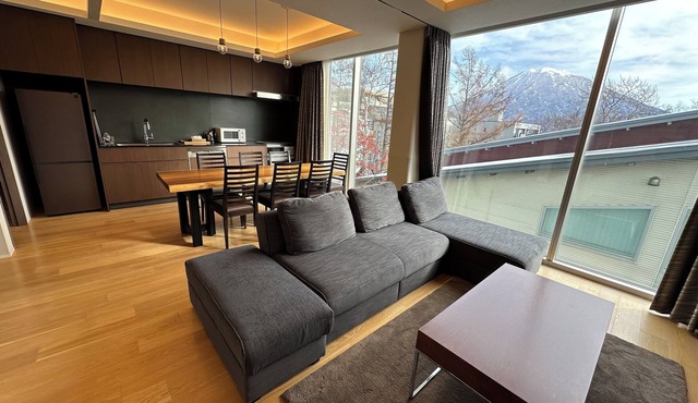 106 m²Suitewith2Bedroomsand1Tatamiroom| 7minsWalkingtoHirafugondola|Youteiview