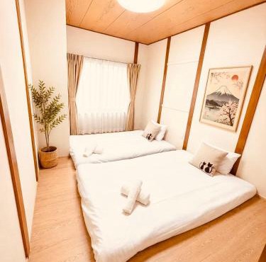 2层楼独立一户建适应家庭团体入住商店街区域购物交通非常方便 難波心斎橋15分钟即达