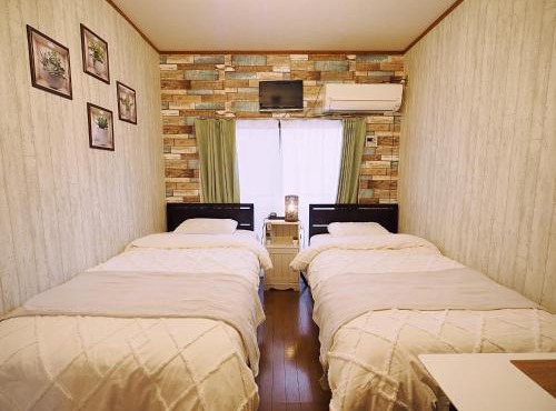 202 Koiwa st private Room