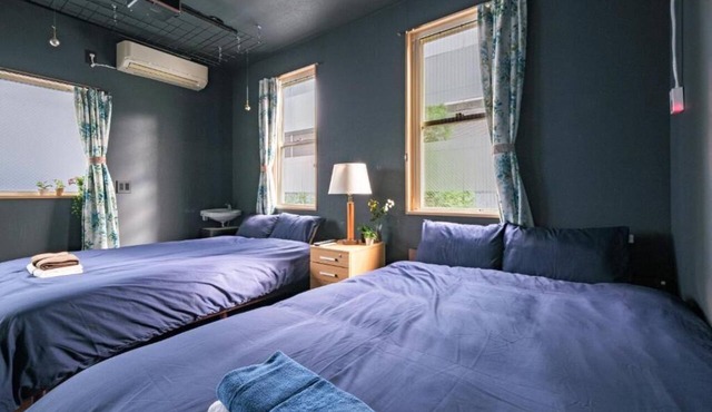 #202 Shiba | 2 Double Beds, Sleeps Up to 4 | 5 Minutes to Tokyo Tower in Minato City