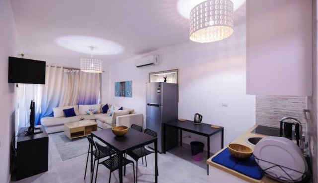2BRs Direct on Pool View Free beach Access Einbay in Attaka